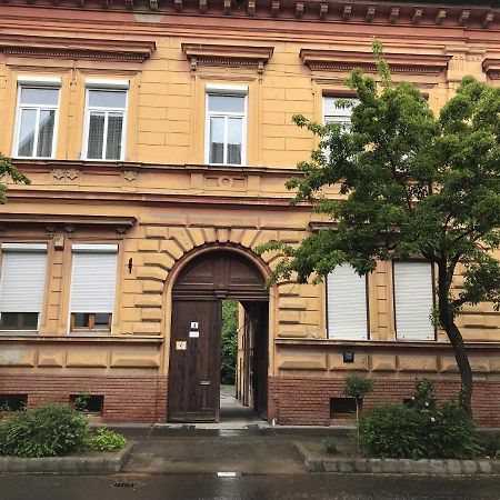 Classic Apartman Szeged Esterno foto