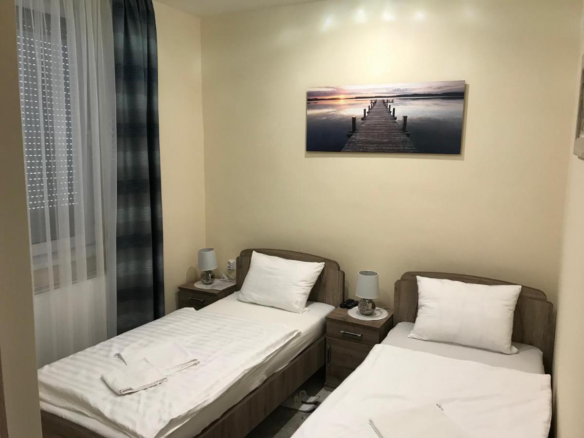 Classic Apartman Szeged Esterno foto