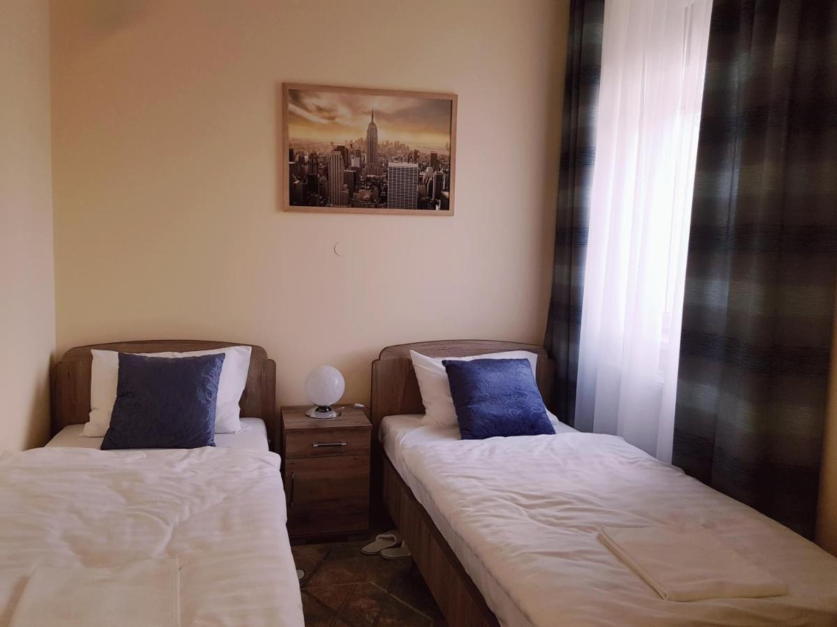 Classic Apartman Szeged Esterno foto